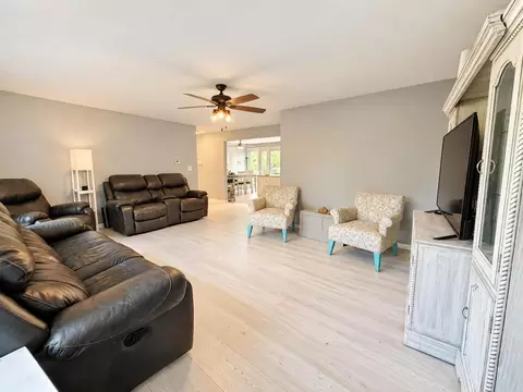 Living - 205 N Harrison St, Mountain View, MO 65548 photo 1 of 6
