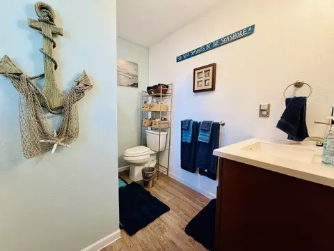Bath - 205 N Harrison St, Mountain View, MO 65548 photo 1 of 6