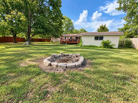 Exterior - 205 N Harrison St, Mountain View, MO 65548 photo 19 of 36