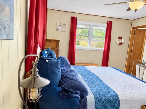 Bedroom - 205 N Harrison St, Mountain View, MO 65548 photo 2 of 7