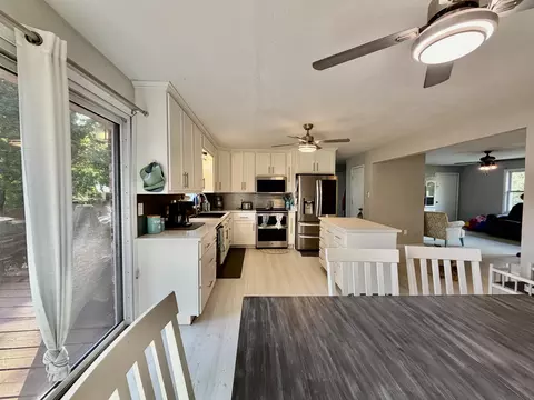 Kitchen - 205 N Harrison St, Mountain View, MO 65548 photo 5 of 11