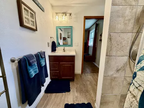 Bath - 205 N Harrison St, Mountain View, MO 65548 photo 2 of 6