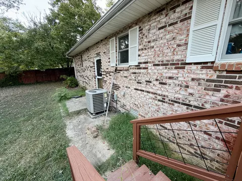Exterior - 205 N Harrison St, Mountain View, MO 65548 photo 17 of 36