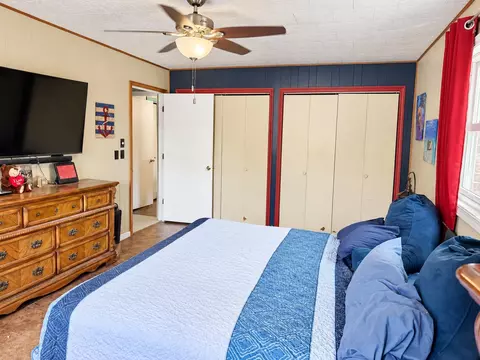 Bedroom - 205 N Harrison St, Mountain View, MO 65548 photo 3 of 7