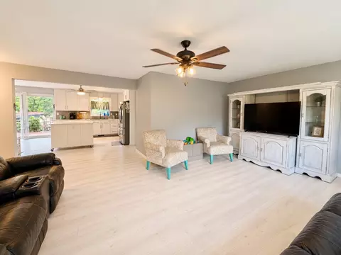 Living - 205 N Harrison St, Mountain View, MO 65548 photo 6 of 6