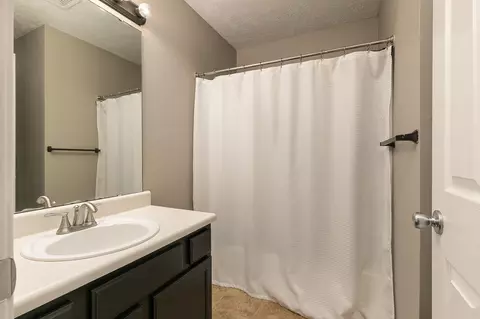 Bath - 4230 W Madison St, Springfield, MO 65802 photo 2 of 2