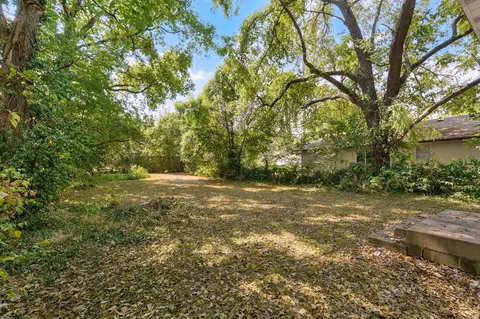 Exterior - 1216 W Harrison St, Springfield, MO 65806 photo 5 of 9