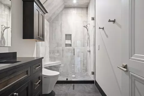 Bath - 3820 Eaglescliffe Dr, Springfield, MO 65809 photo 13 of 13
