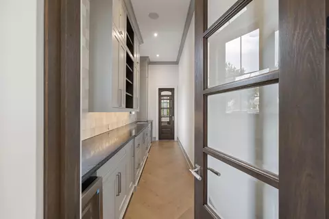 Entry Way - 3820 Eaglescliffe Dr, Springfield, MO 65809 photo 3 of 7