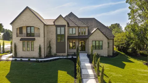 Exterior - 3820 Eaglescliffe Dr, Springfield, MO 65809 photo 2 of 17