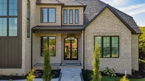 Exterior - 3820 Eaglescliffe Dr, Springfield, MO 65809 photo 6 of 17