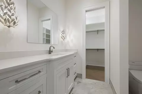 Bath - 3820 Eaglescliffe Dr, Springfield, MO 65809 photo 11 of 13