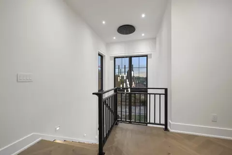 Entry Way - 3820 Eaglescliffe Dr, Springfield, MO 65809 photo 6 of 7
