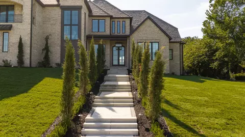 Exterior - 3820 Eaglescliffe Dr, Springfield, MO 65809 photo 4 of 17