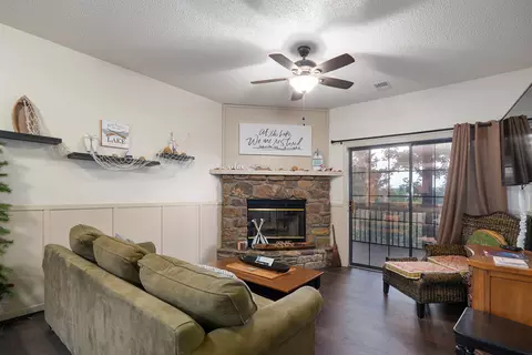 Living - 75 Leaning Tree Cir #5, Branson, MO 65616 photo 1 of 3