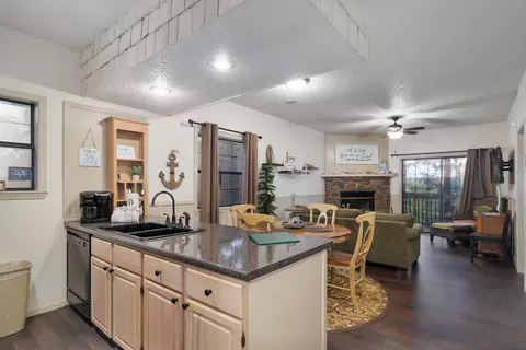 Kitchen - 75 Leaning Tree Cir #5, Branson, MO 65616 photo 1 of 2