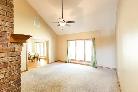 Living - 4883 S Buckingham Ln, Springfield, MO 65810 photo 3 of 5