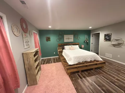 Bedroom - 125 Dunn Rd, Walnut Shade, MO 65771 photo 3 of 6