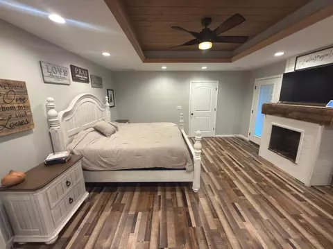 Bedroom - 125 Dunn Rd, Walnut Shade, MO 65771 photo 2 of 6