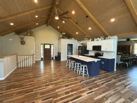 Entry Way - 125 Dunn Rd, Walnut Shade, MO 65771 photo 1 of 3