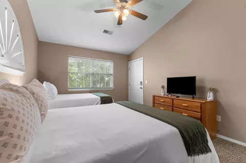 Bedroom - 530 Spring Creek Rd #12, Branson, MO 65616 photo 8 of 10