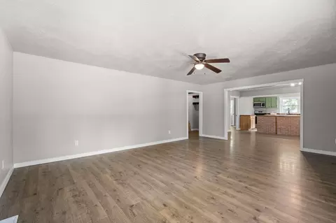 Living - 761 E Dade 154, Everton, MO 65646 photo 3 of 4