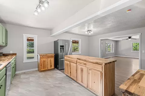 Kitchen - 761 E Dade 154, Everton, MO 65646 photo 4 of 4