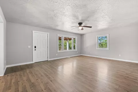 Living - 761 E Dade 154, Everton, MO 65646 photo 4 of 4