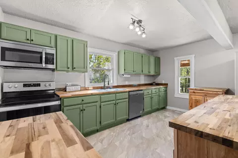 Kitchen - 761 E Dade 154, Everton, MO 65646 photo 3 of 4