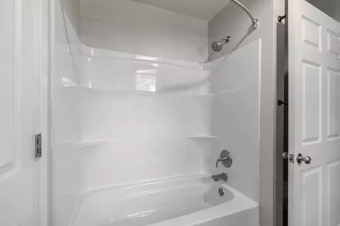 Bath - 761 E Dade 154, Everton, MO 65646 photo 3 of 3