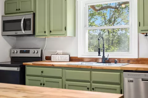 Kitchen - 761 E Dade 154, Everton, MO 65646 photo 2 of 4