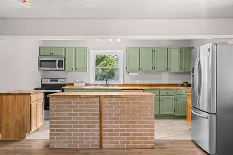 Kitchen - 761 E Dade 154, Everton, MO 65646 photo 1 of 4