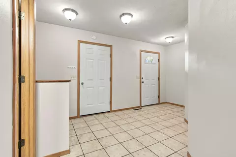 Entry Way - 1981 S Farm Road 123, Springfield, MO 65807 photo 1 of 2