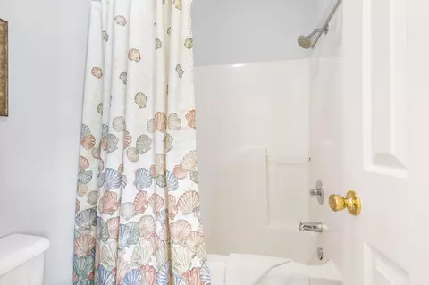 Bath - 835 Fairview St #1, Branson, MO 65616 photo 4 of 4