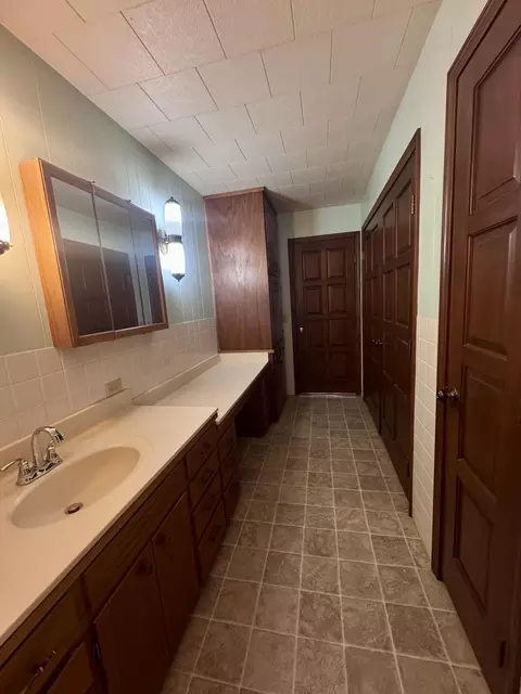Bath - 1208 Cooper Ave, Ava, MO 65608 photo 5 of 10