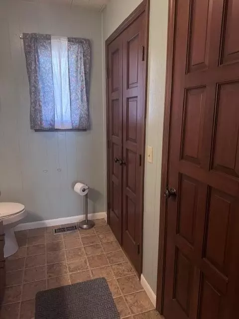Bath - 1208 Cooper Ave, Ava, MO 65608 photo 10 of 10