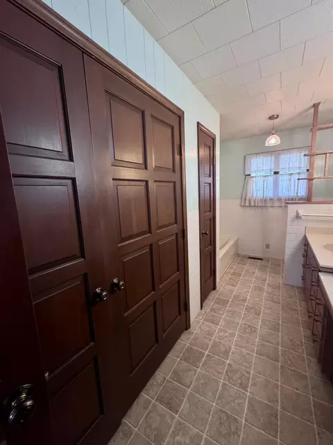 Bath - 1208 Cooper Ave, Ava, MO 65608 photo 6 of 10