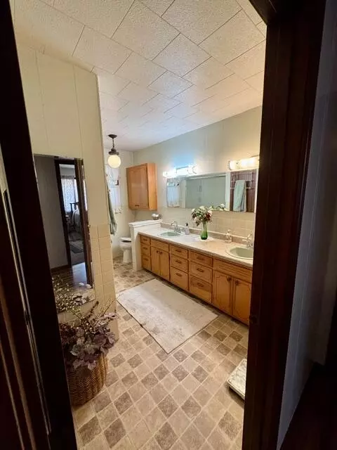 Bath - 1208 Cooper Ave, Ava, MO 65608 photo 1 of 10