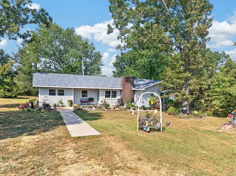 Exterior - 1080 Apache Rd, Sparta, MO 65753 photo 2 of 5