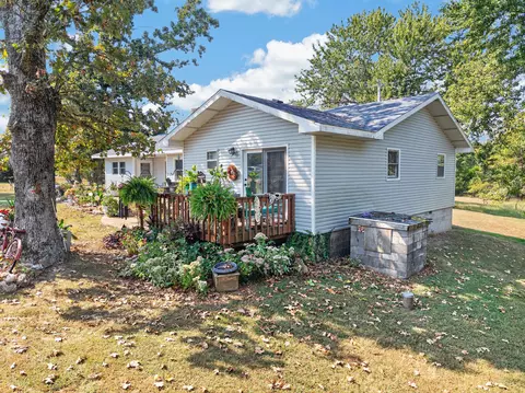 Exterior - 1080 Apache Rd, Sparta, MO 65753 photo 1 of 5