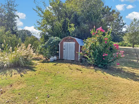 Exterior - 1080 Apache Rd, Sparta, MO 65753 photo 4 of 5