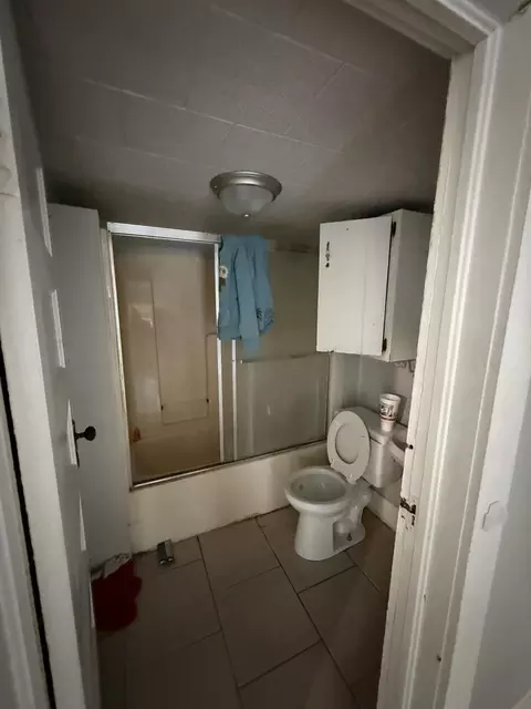 Bath - 1634 N Rogers Ave, Springfield, MO 65803 photo 1 of 1