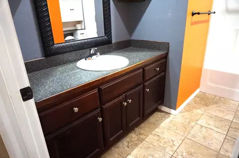 Bath - 230 E Lapis Ave, Republic, MO 65738 photo 6 of 8