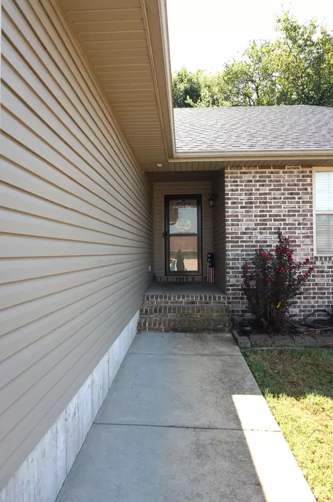 Exterior - 230 E Lapis Ave, Republic, MO 65738 photo 4 of 7