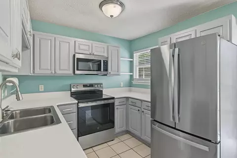 Kitchen - 159 Vixen Cir #J, Branson, MO 65616 photo 2 of 3