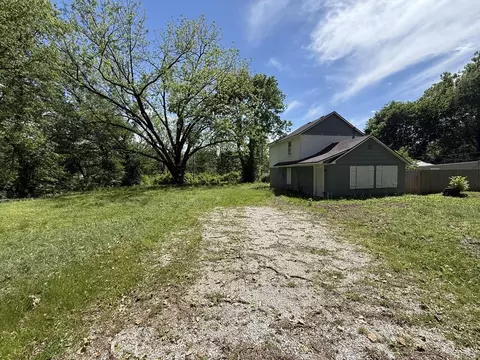 2936 W Lombard St, Springfield, MO 65802 photo 2
