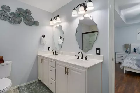 Bath - 2412 W Azalea Rd, Nixa, MO 65714 photo 2 of 4