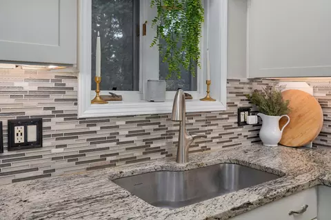 Kitchen - 2412 W Azalea Rd, Nixa, MO 65714 photo 5 of 5