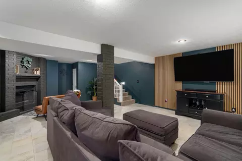 Living - 2412 W Azalea Rd, Nixa, MO 65714 photo 1 of 1