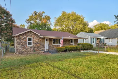 Exterior - 2911 W Latoka St, Springfield, MO 65807 photo 3 of 9